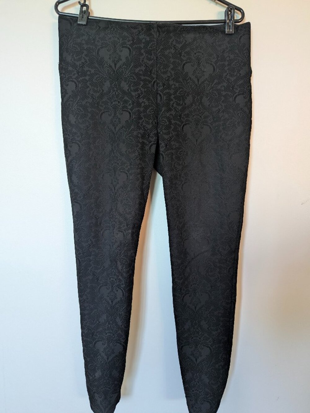 Nygard Slims Size L 14/16 Black Damask Jacquard Pull-On Leggings